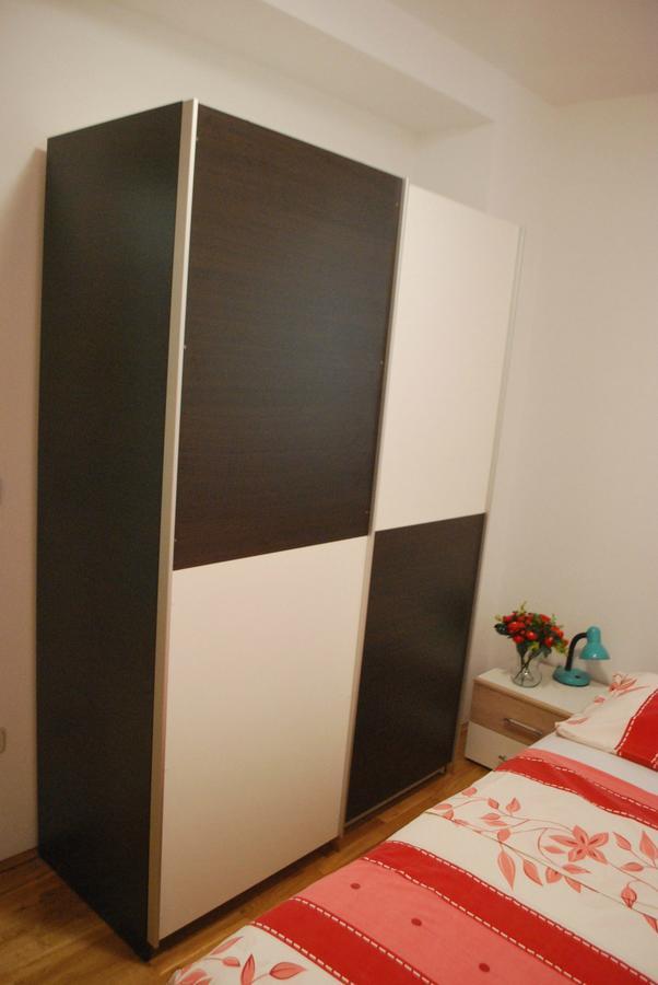 Apartment Dalmatia Макарска Экстерьер фото