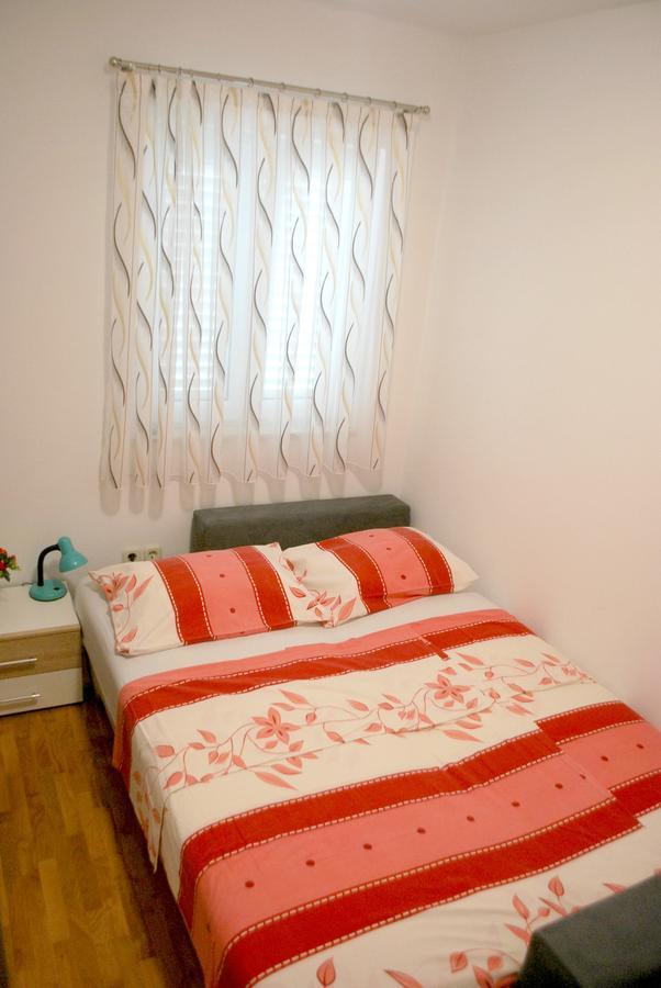 Apartment Dalmatia Макарска Экстерьер фото