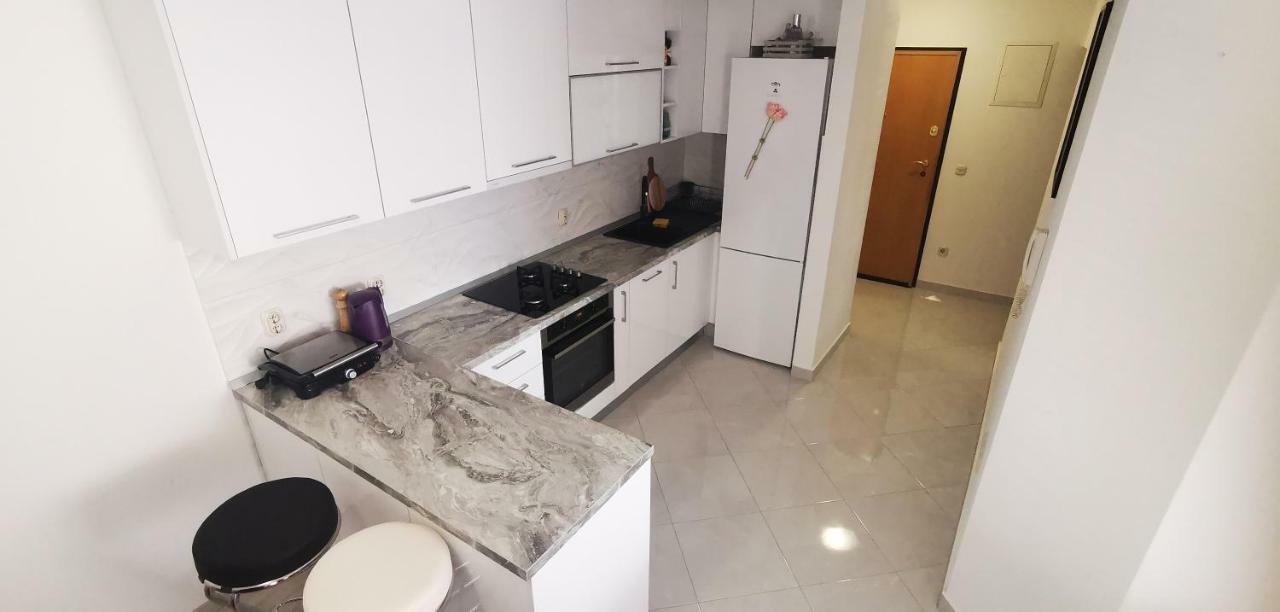 Apartment Dalmatia Макарска Экстерьер фото
