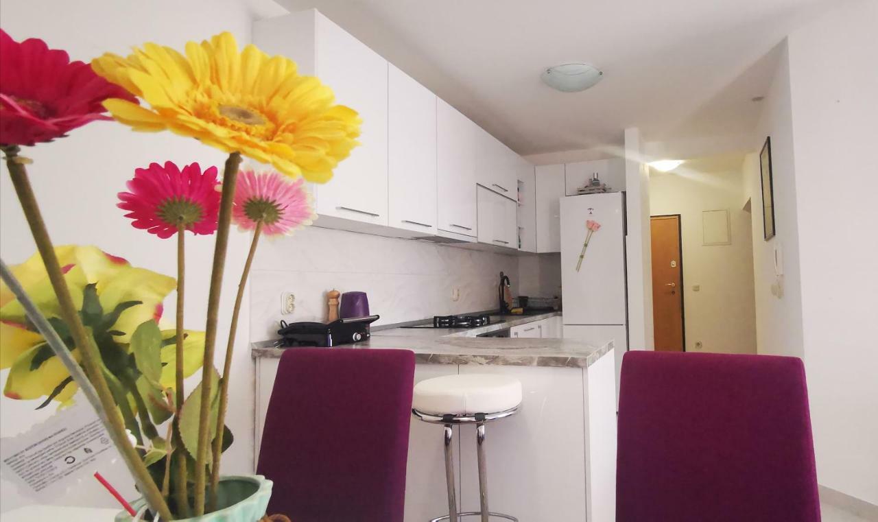 Apartment Dalmatia Макарска Экстерьер фото